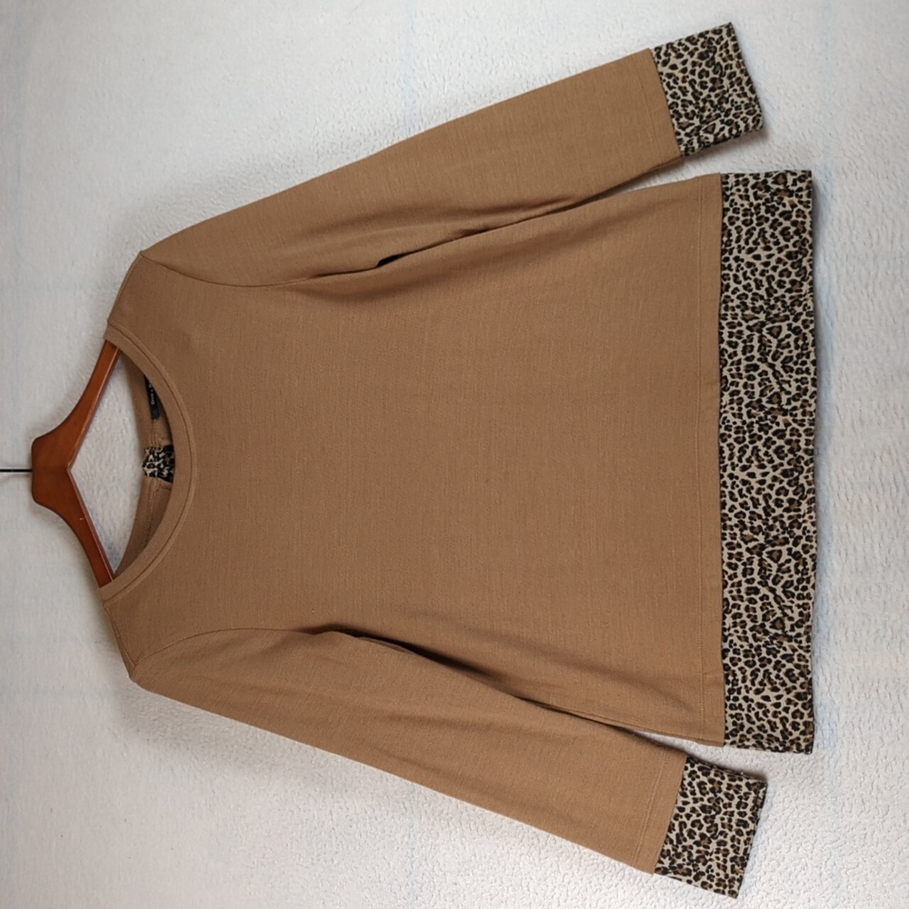 Doe & Rae Tan Leopard Print Relaxed Fit Office Long Sleeve Shirt Size S